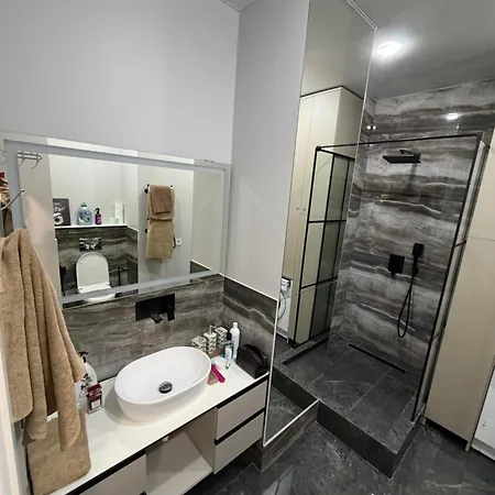 Aquamarine Apartment